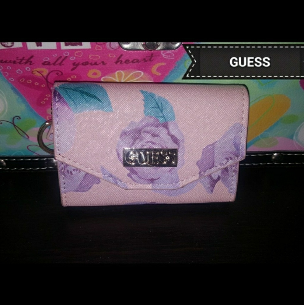 Guess keychain wallet